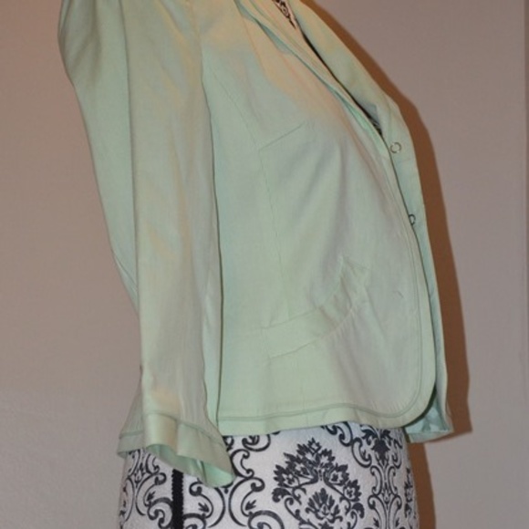 Light Green Jacket - Picture 4 of 5